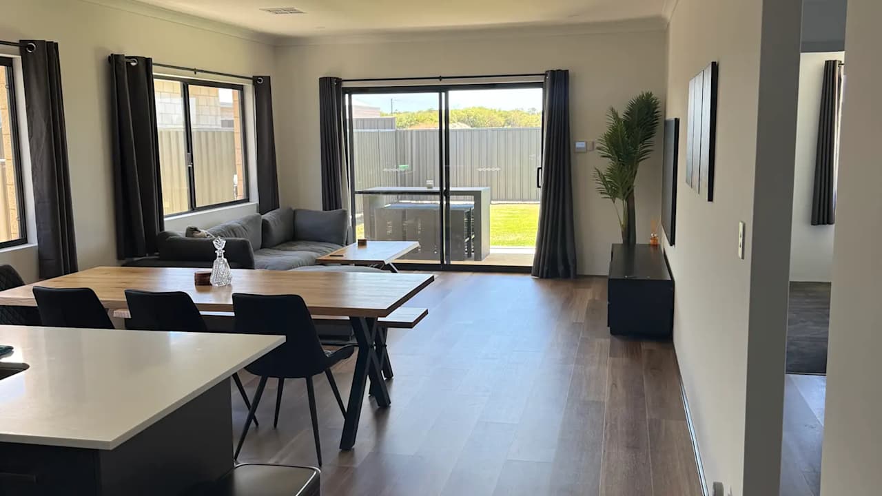 Room in a share house