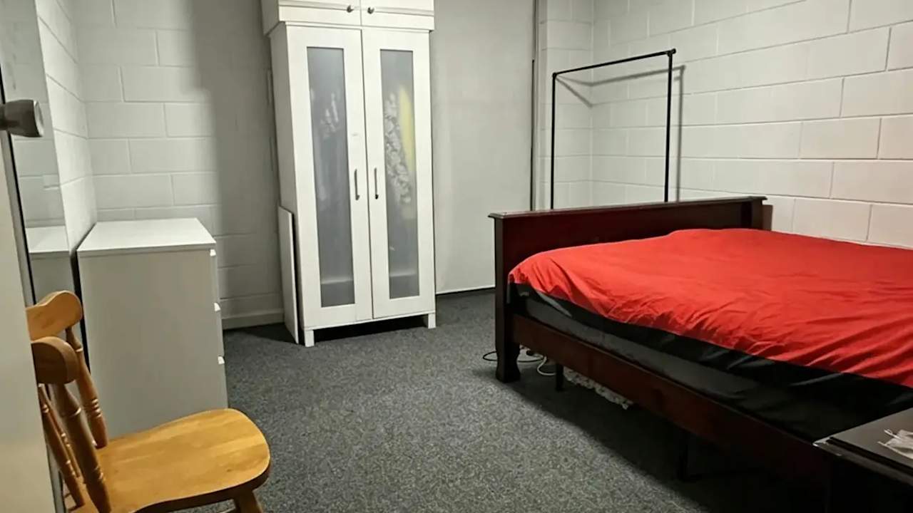 Whole property with 2 rooms for rent