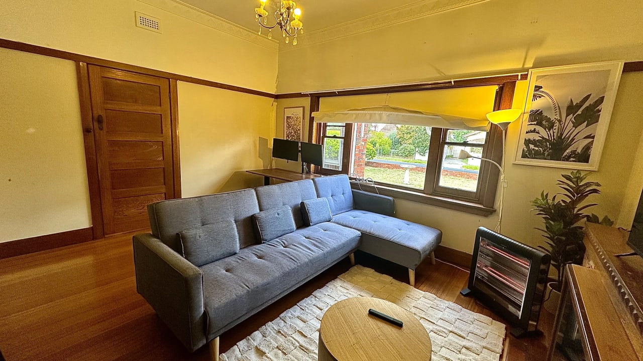 Room in a share house