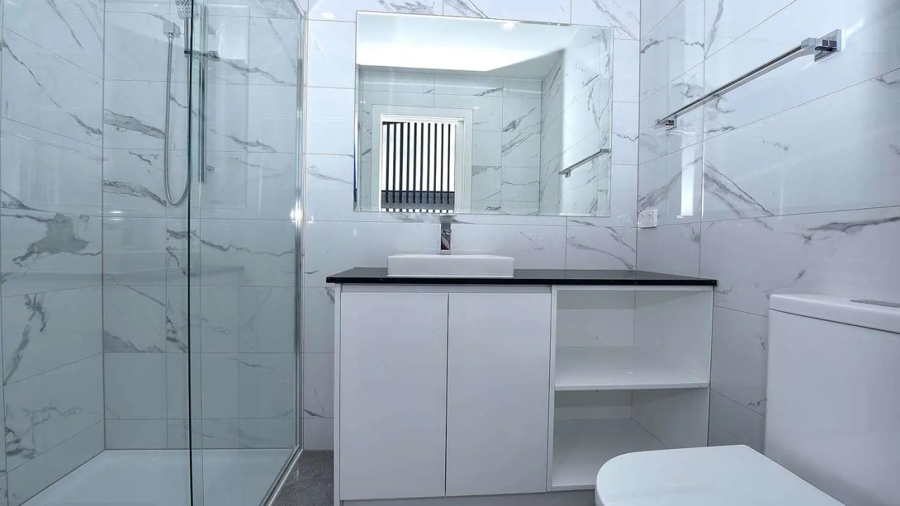 Furnished room with own bathroom