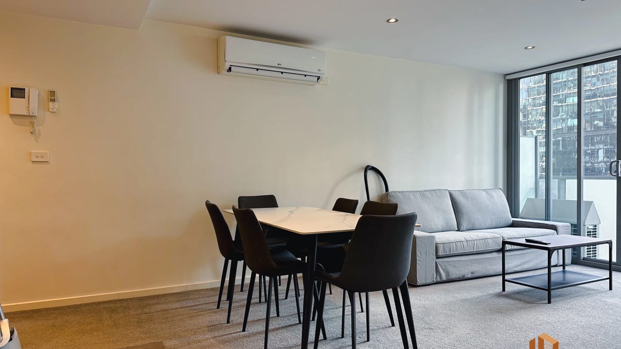Furnished room in a flatshare