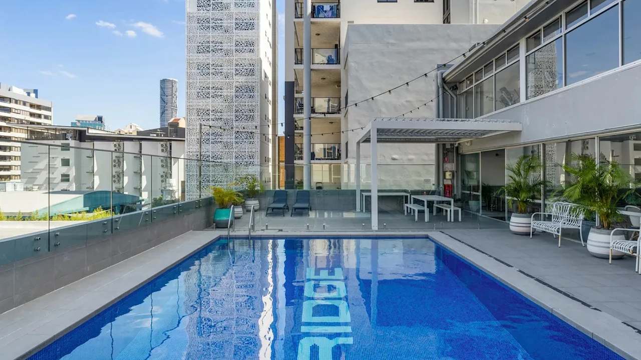 Furnished room studio flat for rent