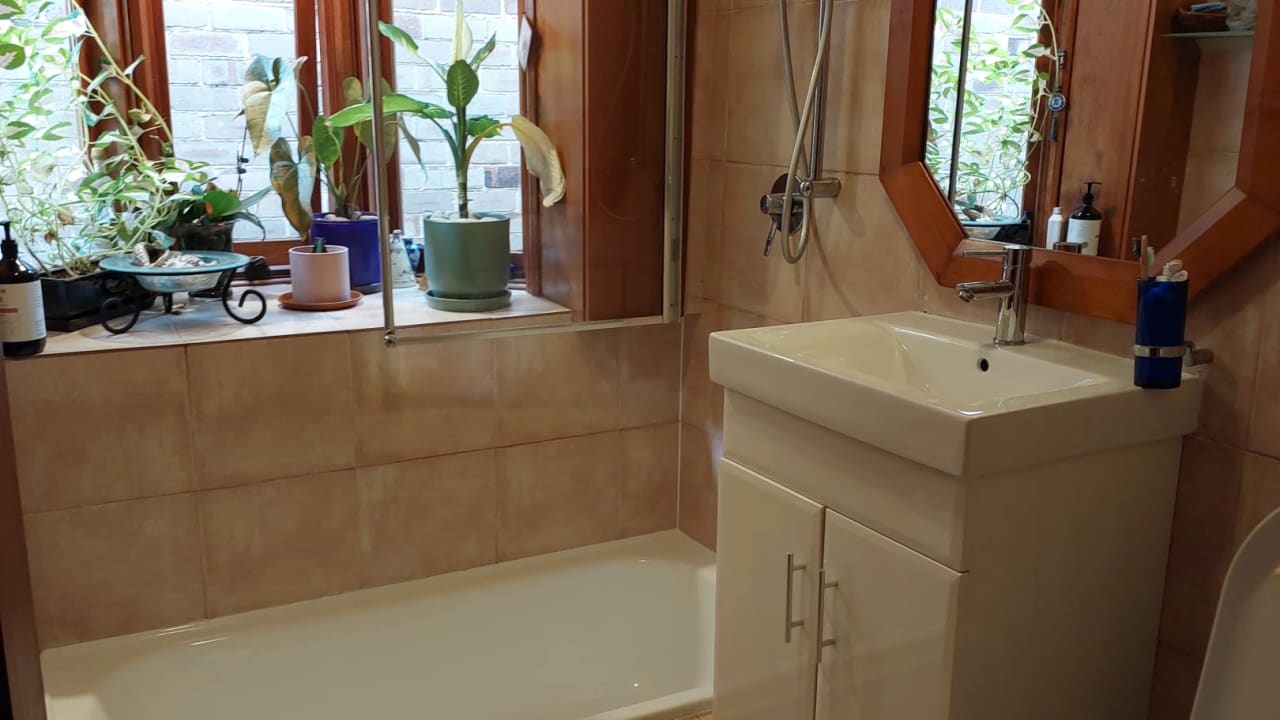 Furnished room in a share house