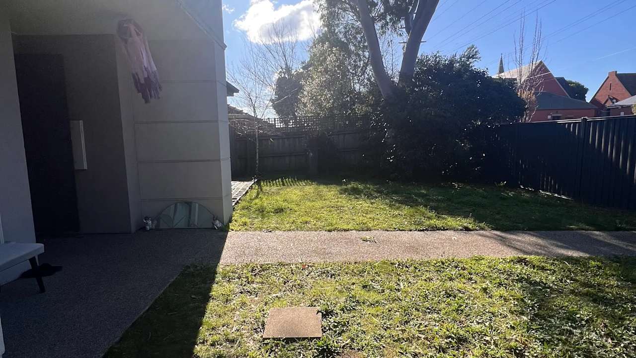Unfurnished room with own bathroom