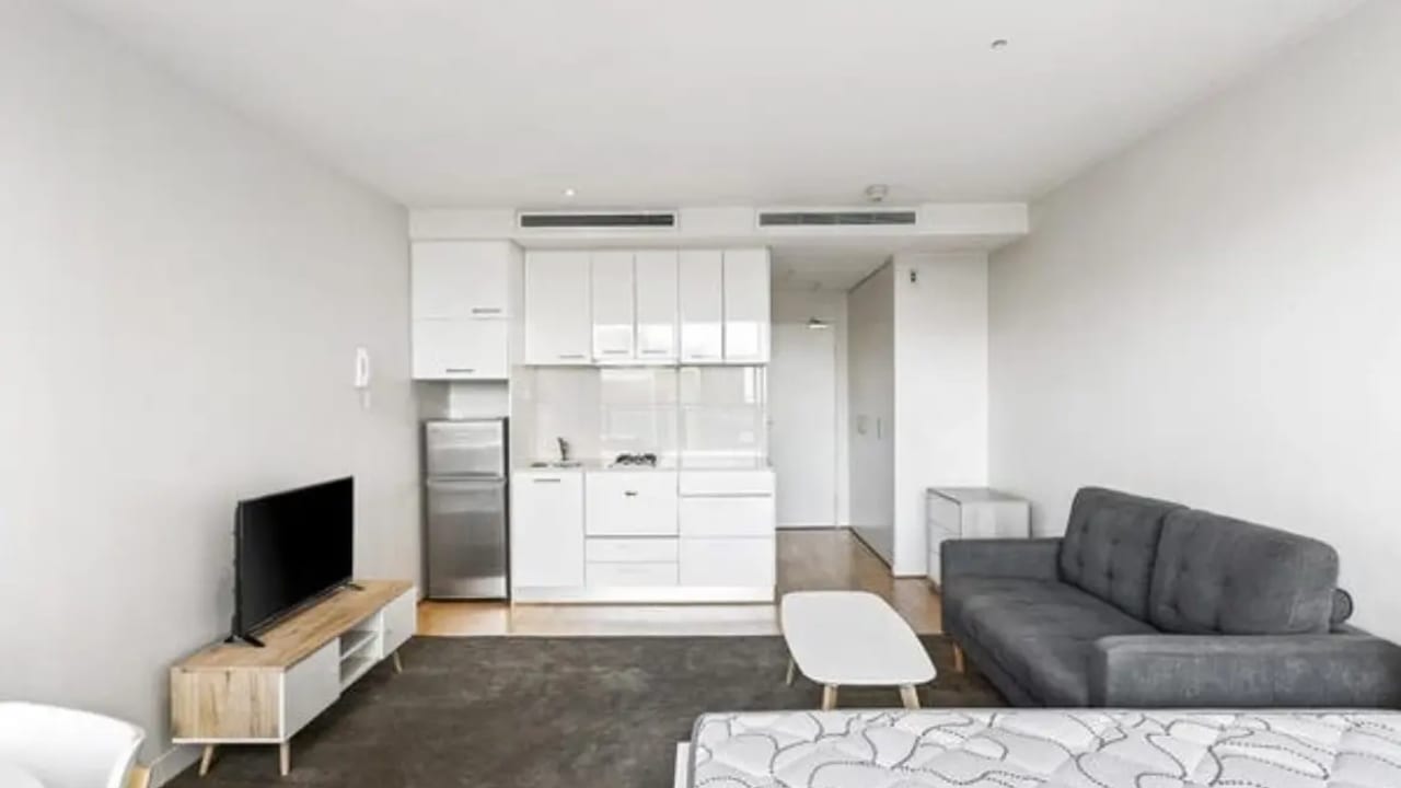 Furnished room studio flat for rent