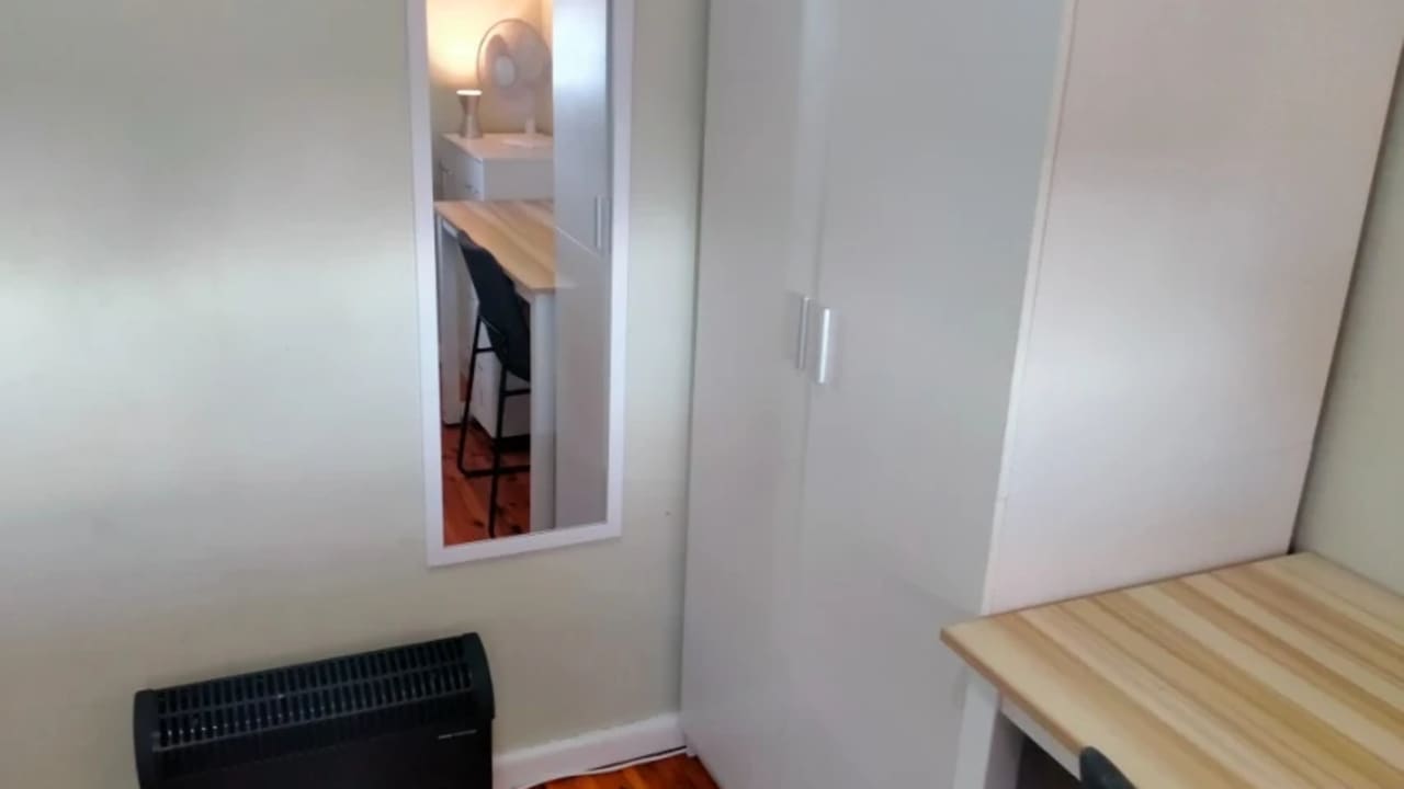 Furnished room in a share house