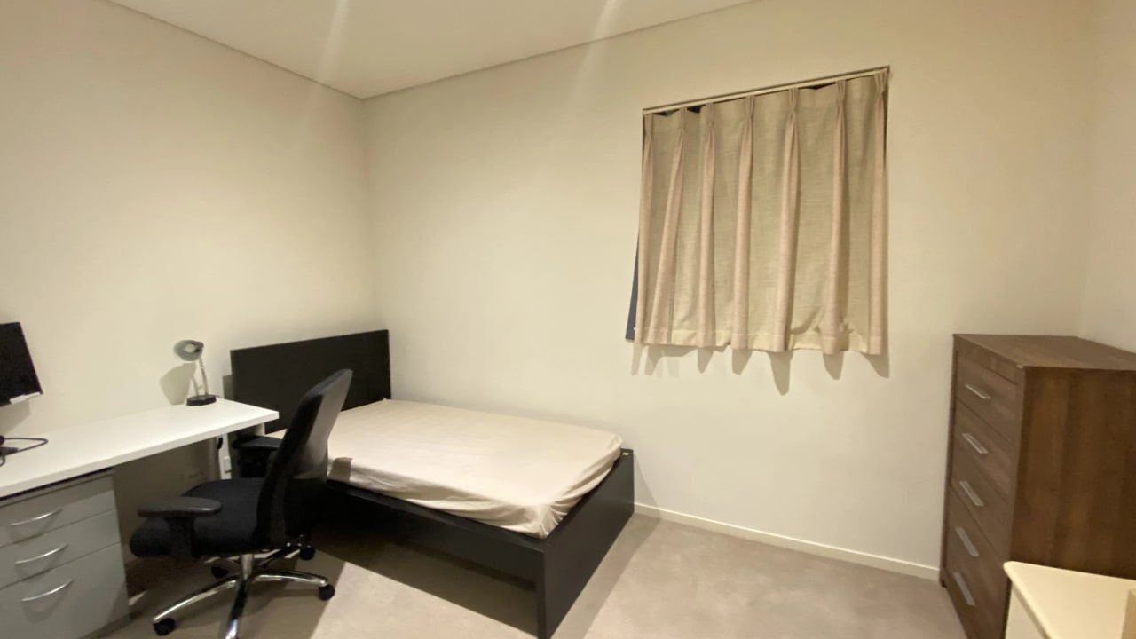 Furnished room in a flatshare