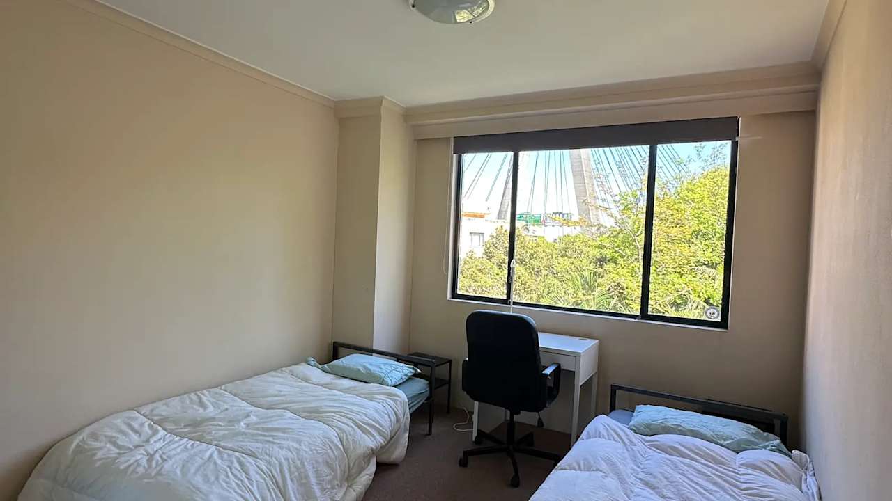 Furnished room in a flatshare