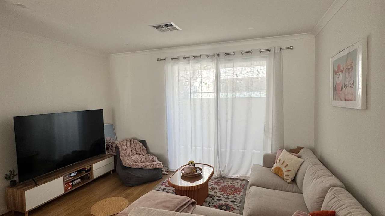 Whole property with 3 rooms for rent