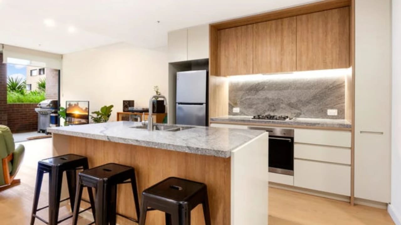 Unfurnished room with ensuite in a flatshare