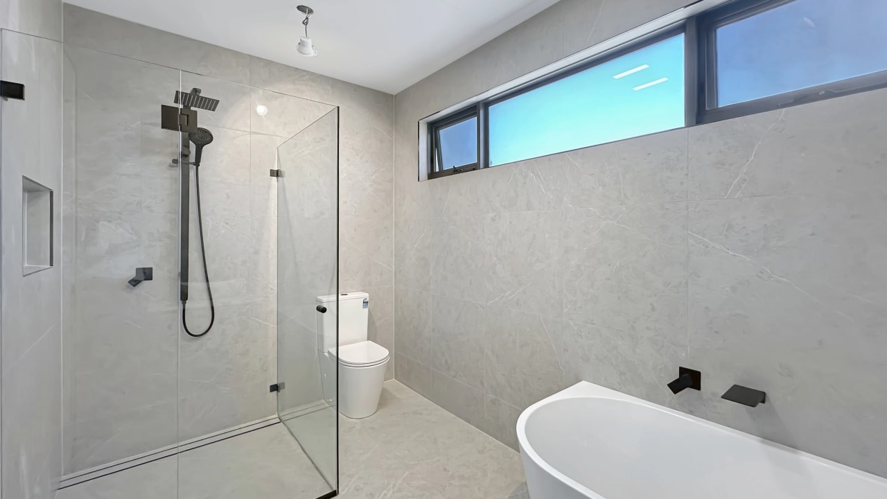 Furnished room with own bathroom