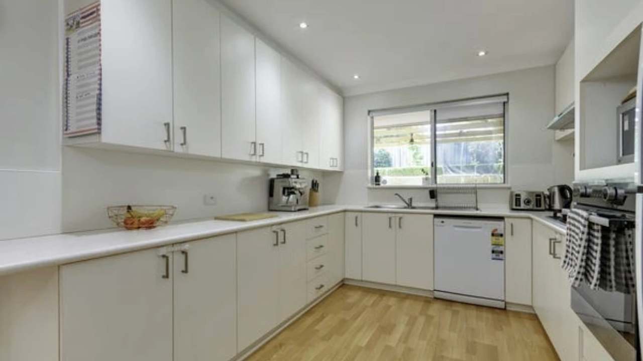 Whole property with 4 rooms for rent