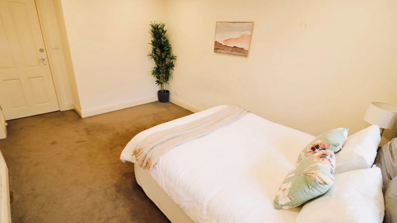 Room in a share house