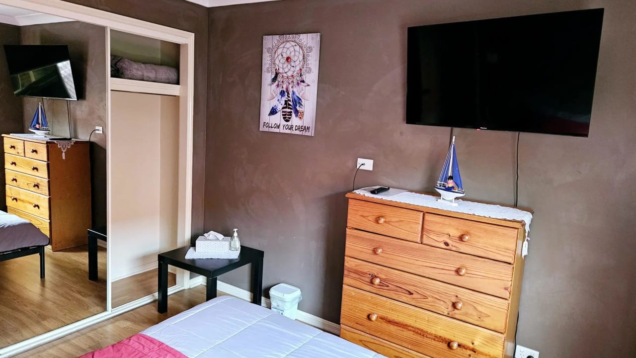 Furnished room in a share house
