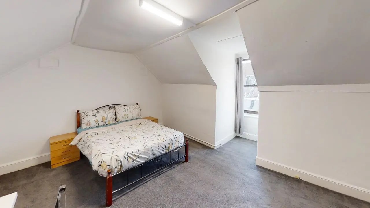 Furnished room in a share house