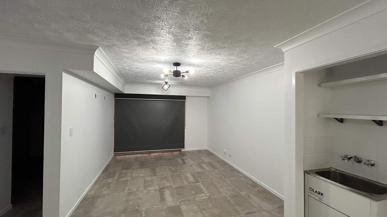 Whole property with 2 rooms for rent