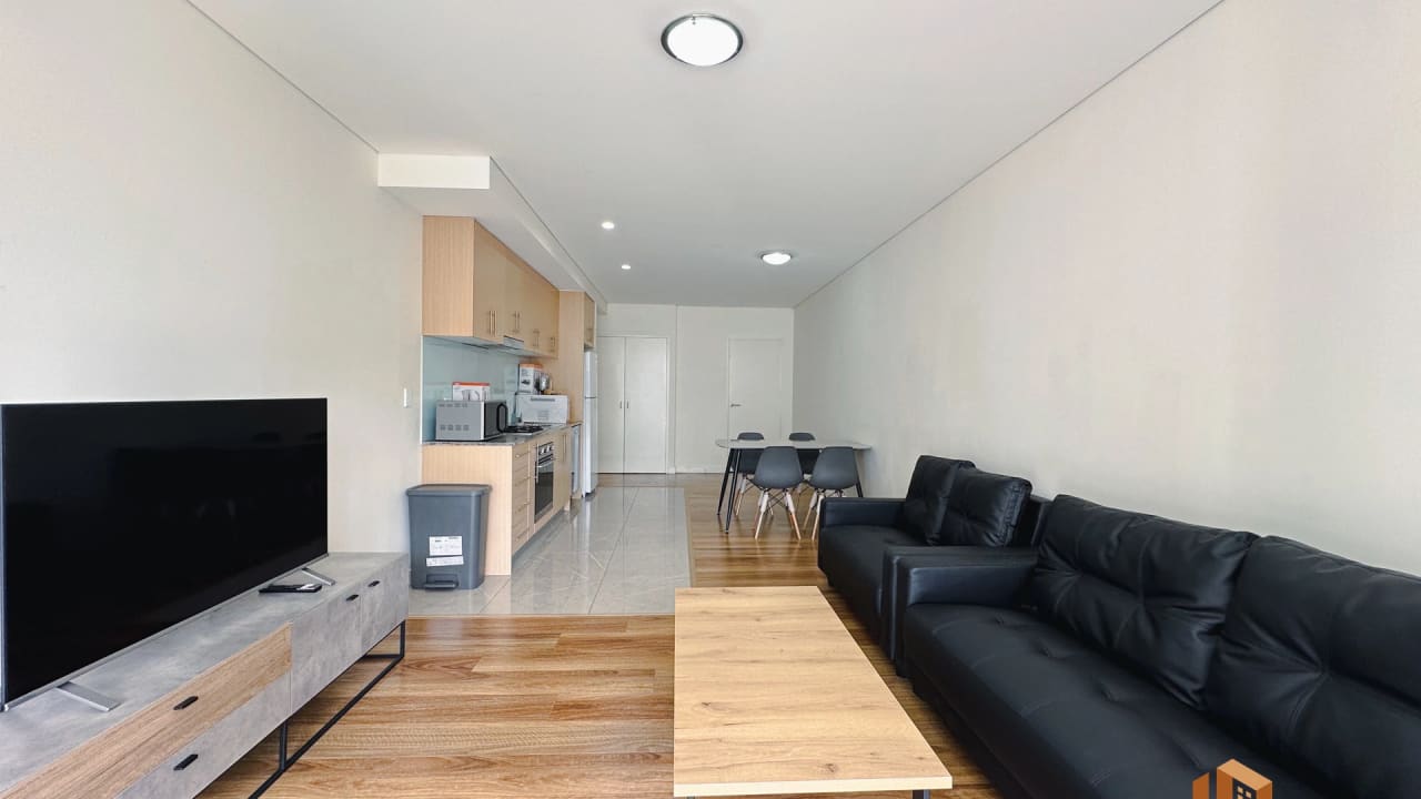Furnished room with ensuite in a flatshare