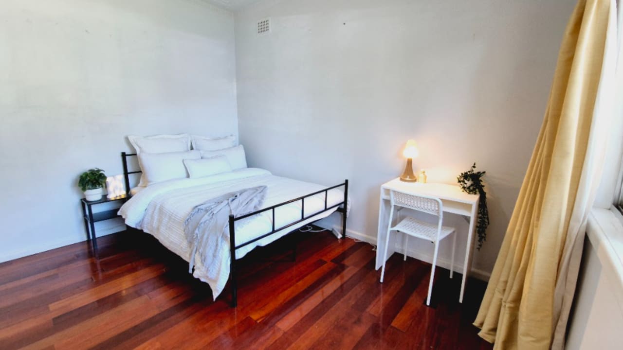 Furnished room in a flatshare