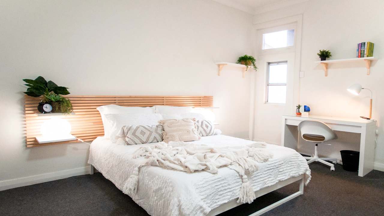 Furnished room in a share house