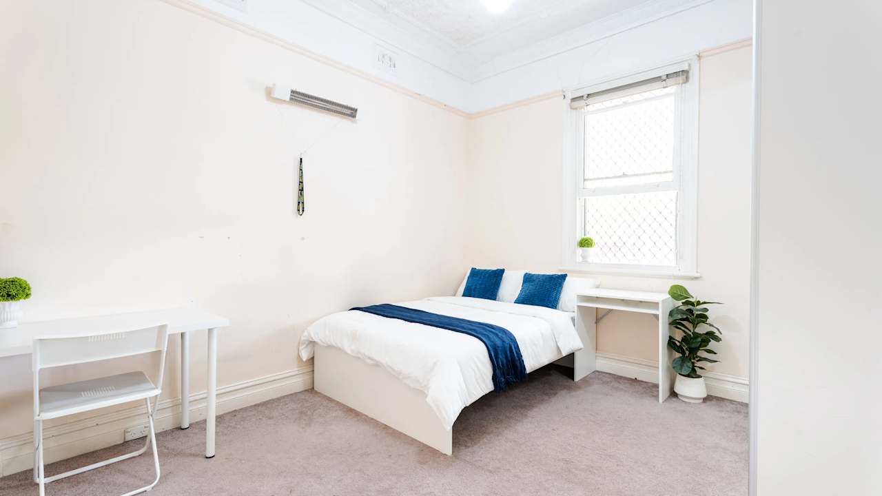 Furnished room in a share house