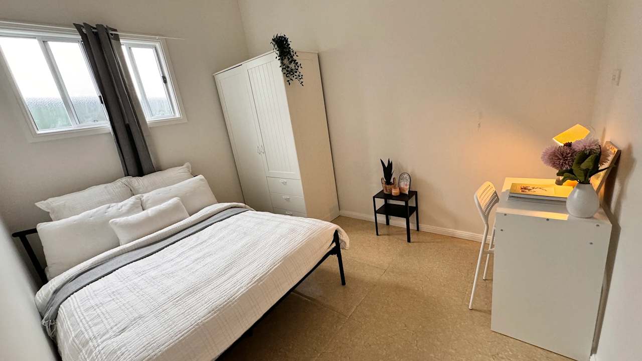 Furnished room in a share house