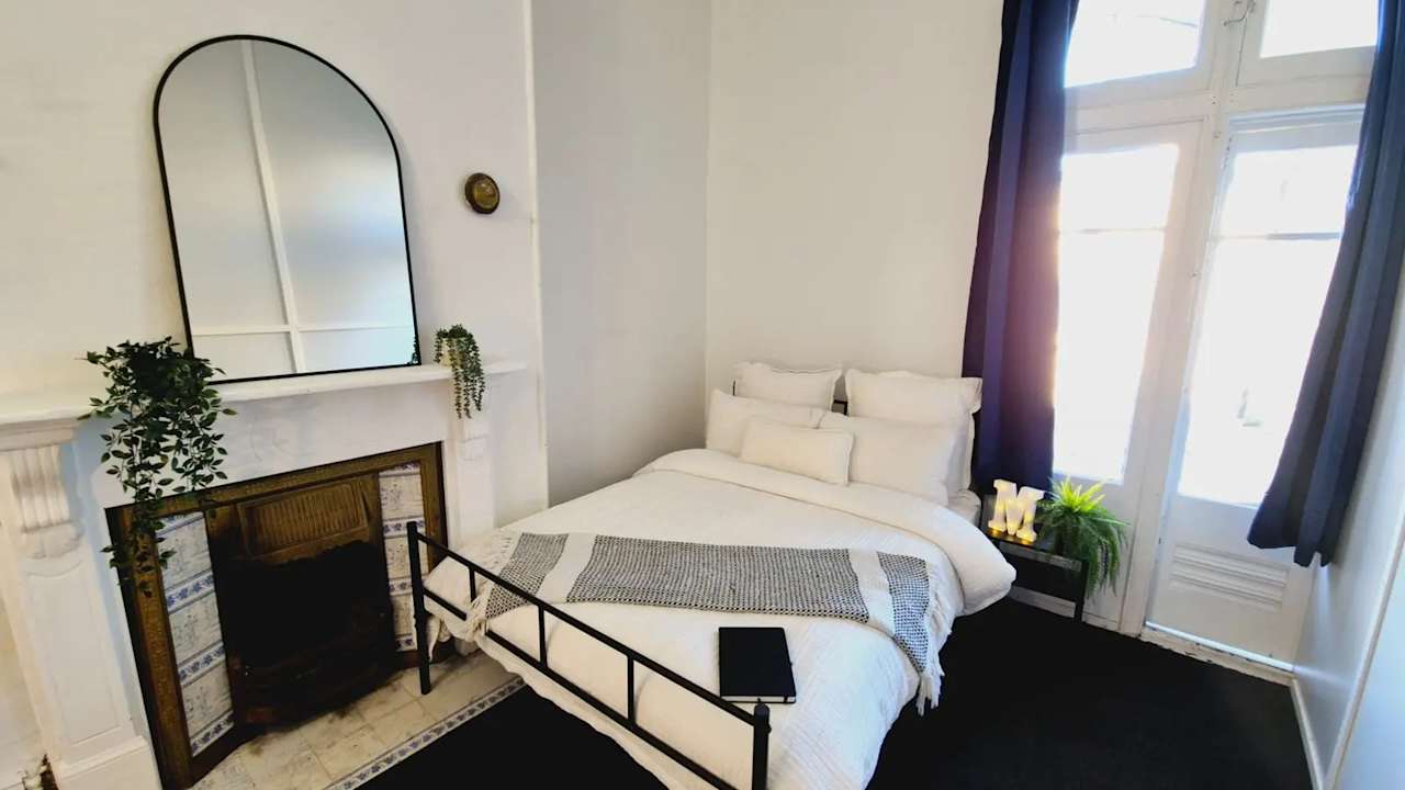 Furnished room in a share house