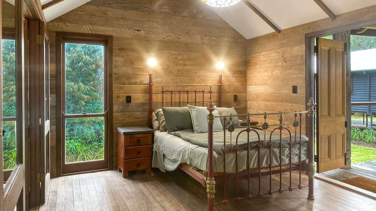 Furnished room with ensuite in a share house