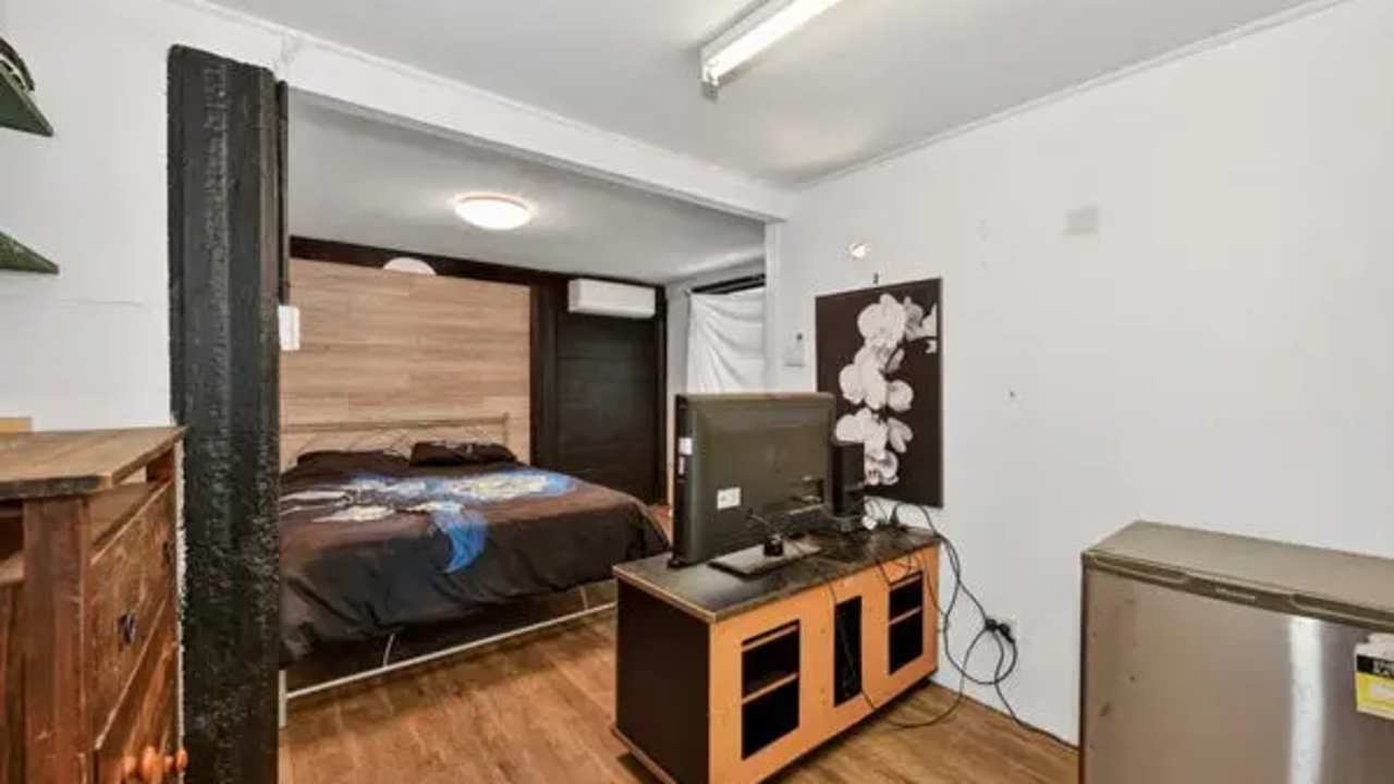 Whole property with 2 rooms for rent