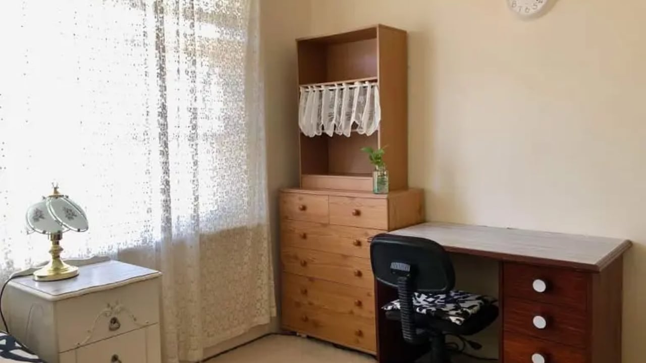 Furnished room in a share house