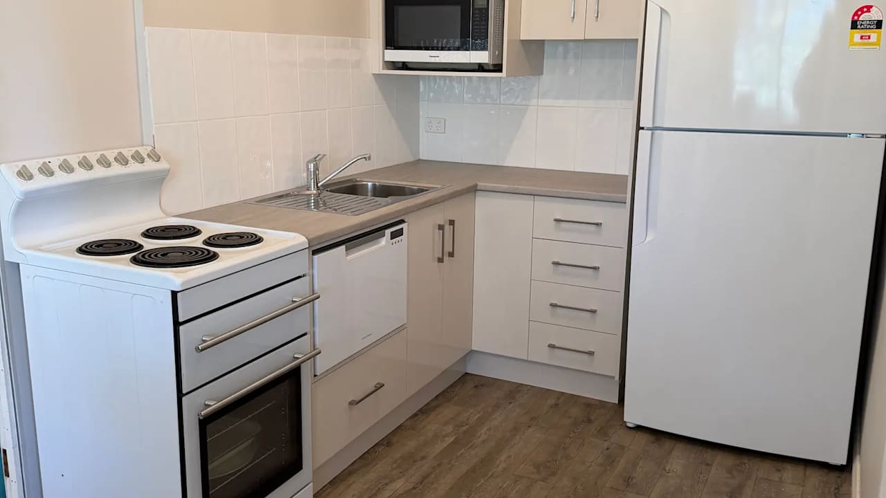 Furnished room granny flat for rent