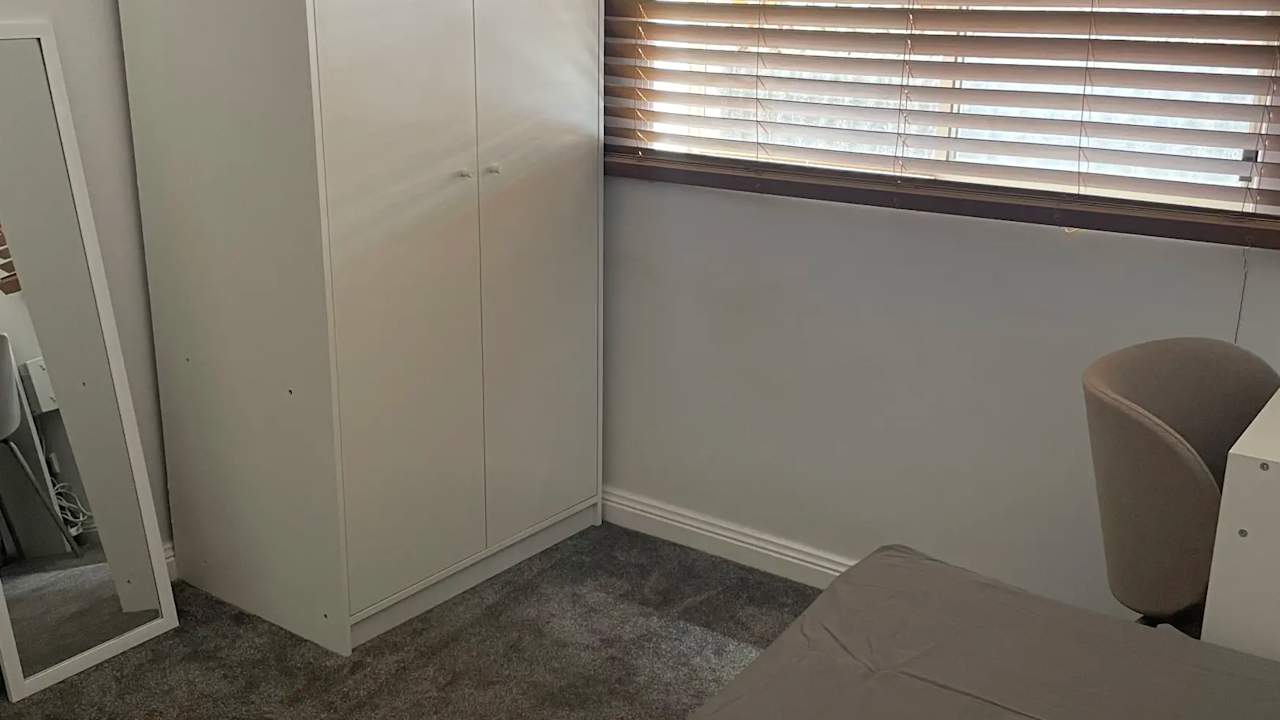 Furnished room in a share house
