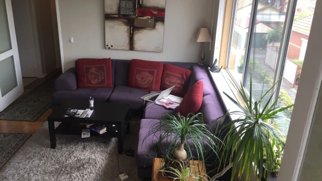 Furnished room in a flatshare