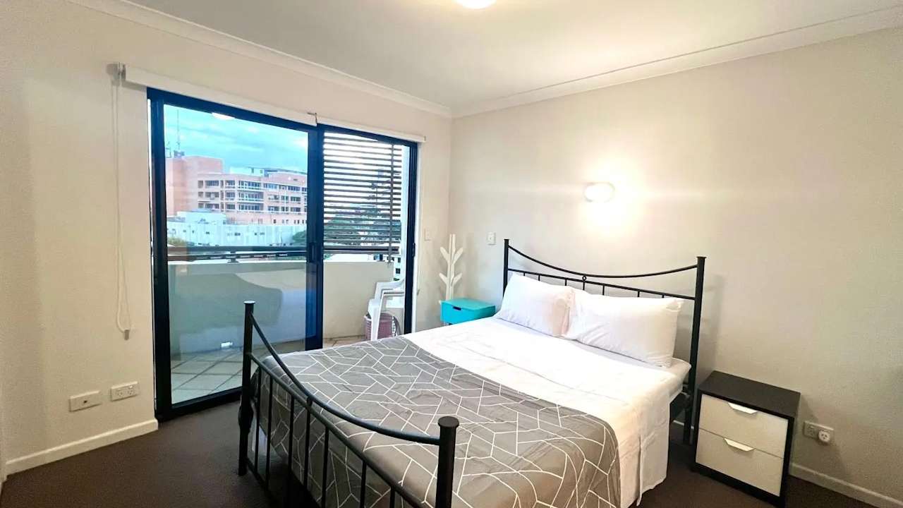 Furnished room with ensuite in a flatshare