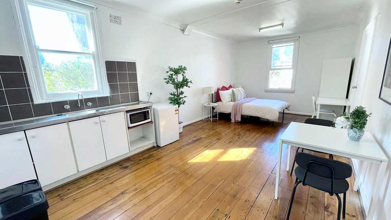 Room studio flat for rent