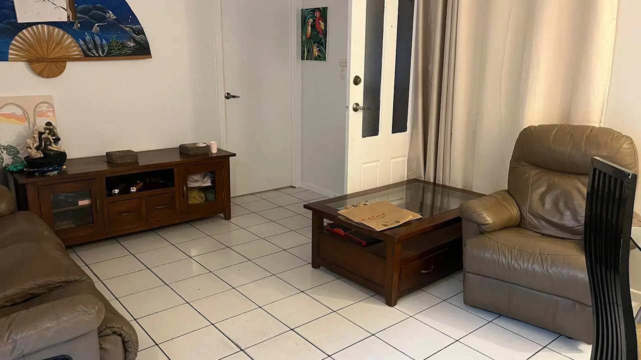 Furnished room in a share house