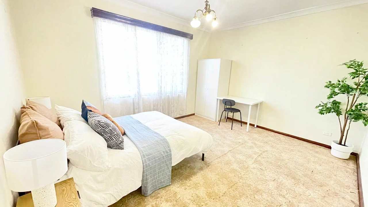 Room in a share house