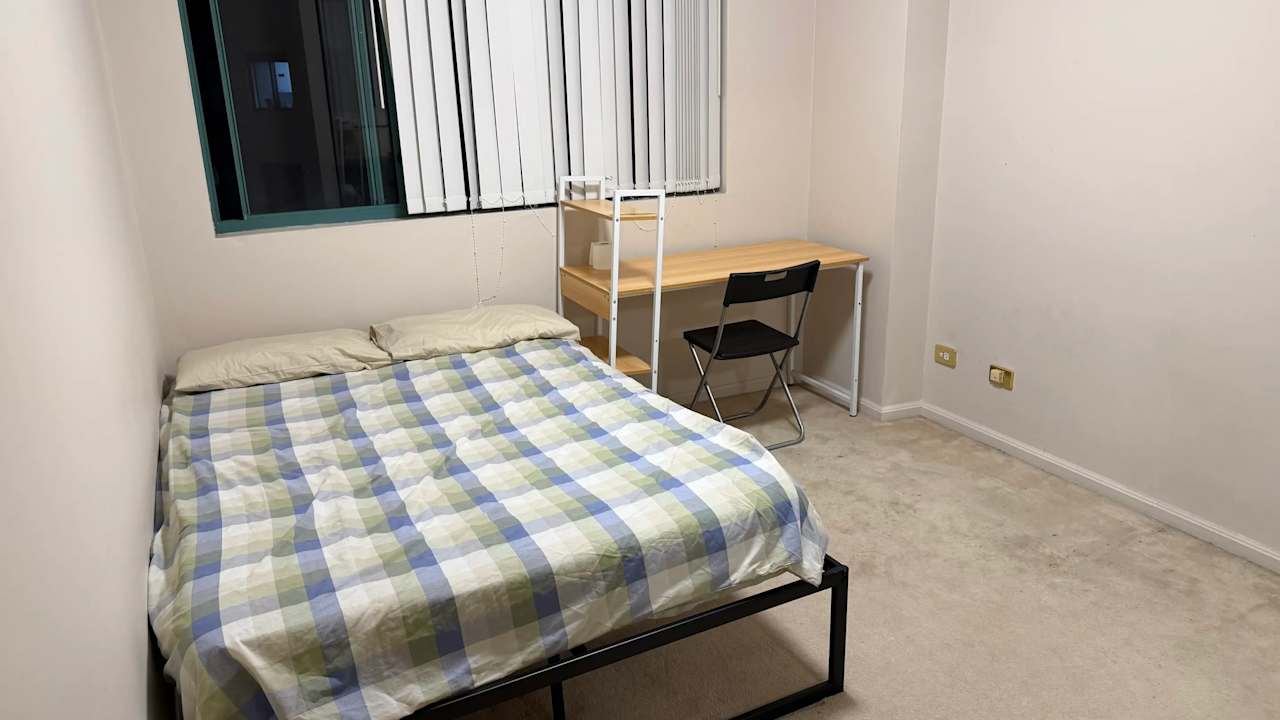 Furnished room in a flatshare