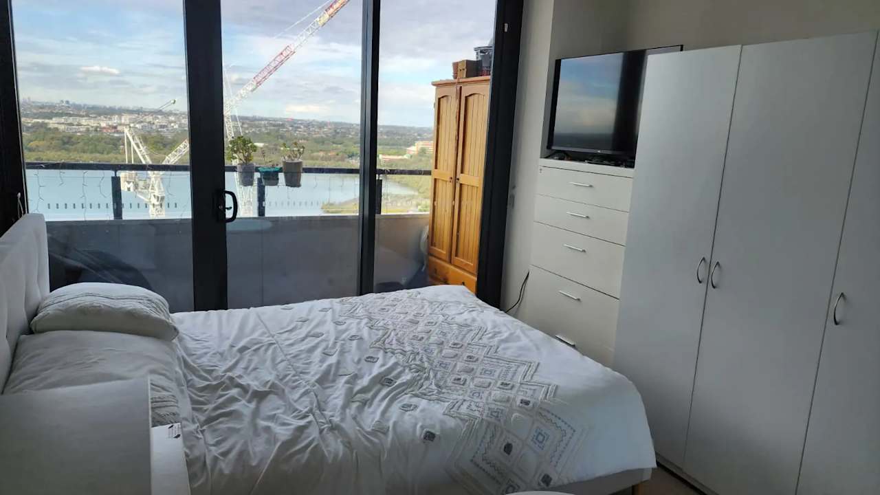 Furnished room with ensuite in a flatshare