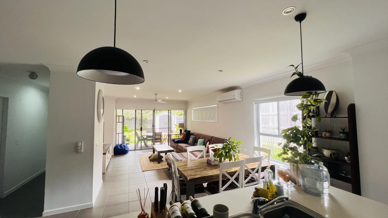Furnished room in a share house
