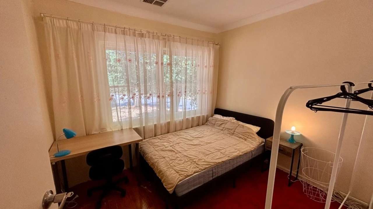 Room in a share house