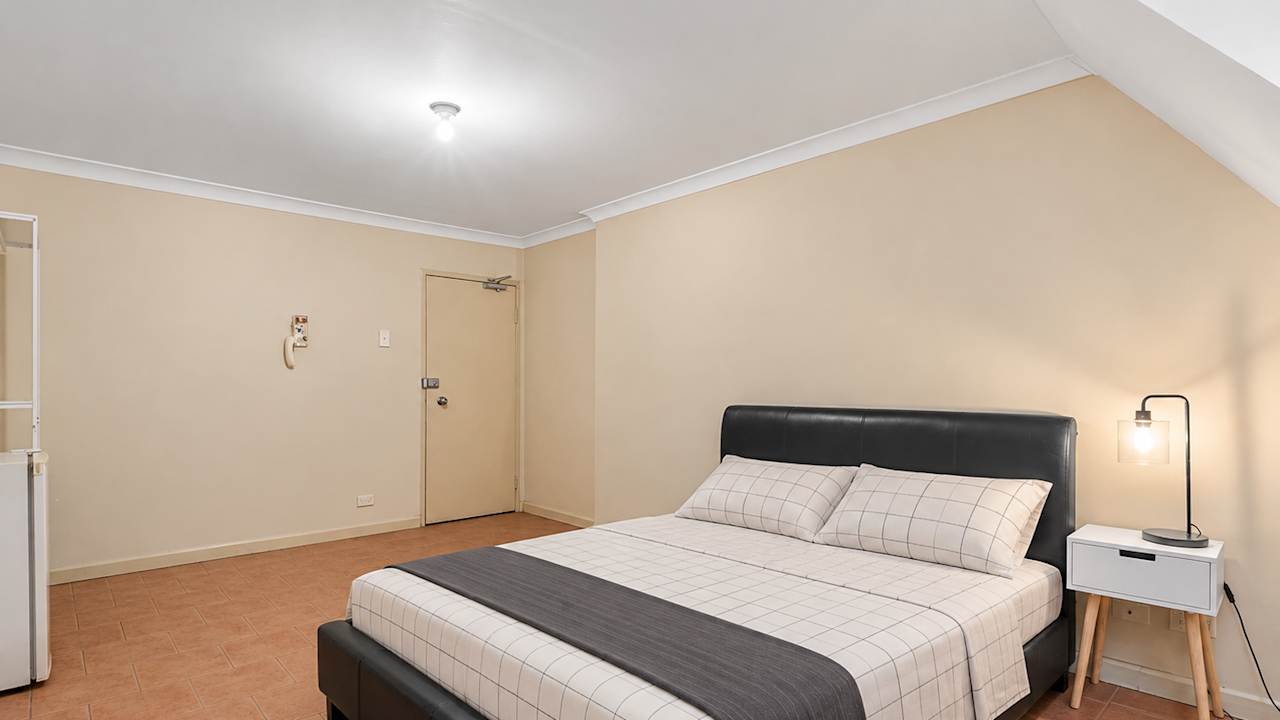 Furnished room studio flat for rent