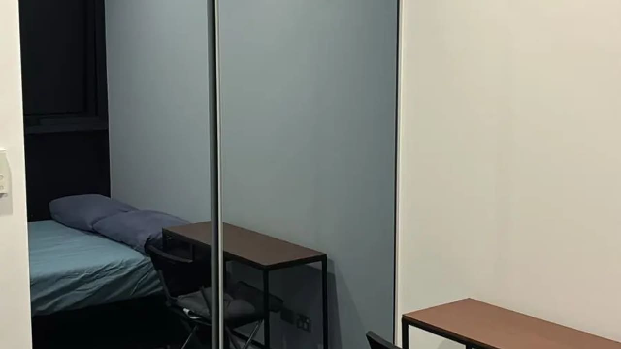 Furnished room in a flatshare