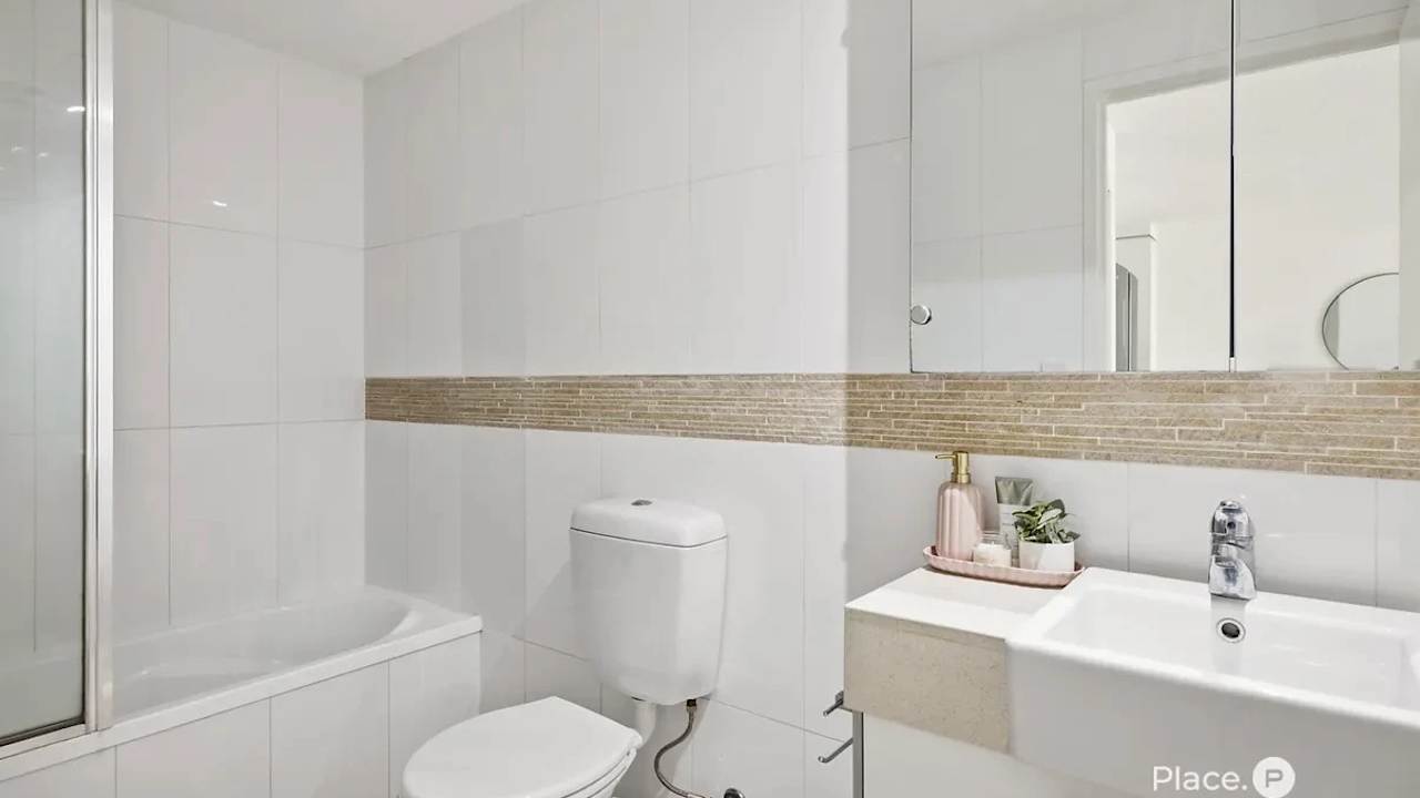 Furnished room with own bathroom
