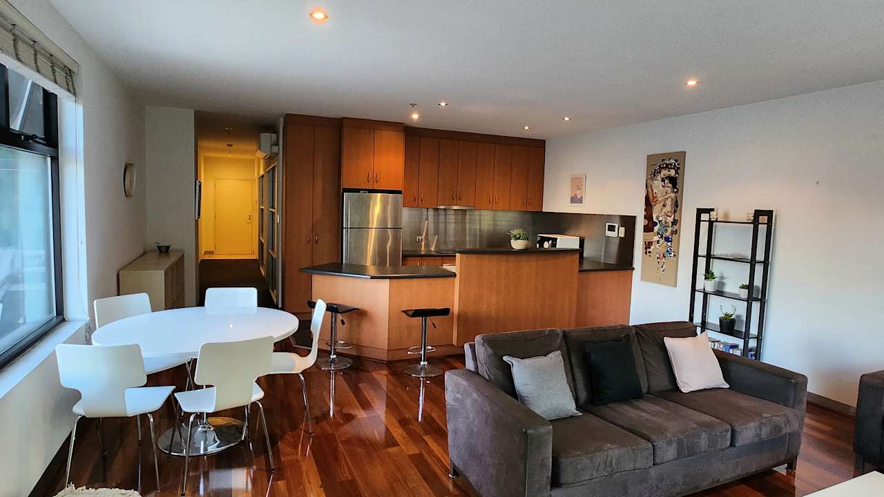 Furnished room in a flatshare