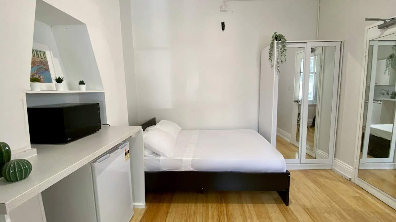 Furnished room in a share house