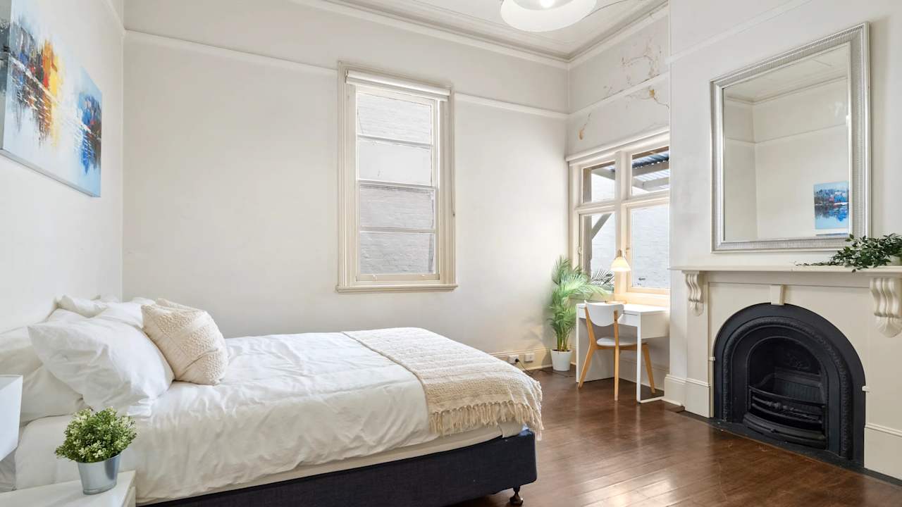 Furnished room in a share house