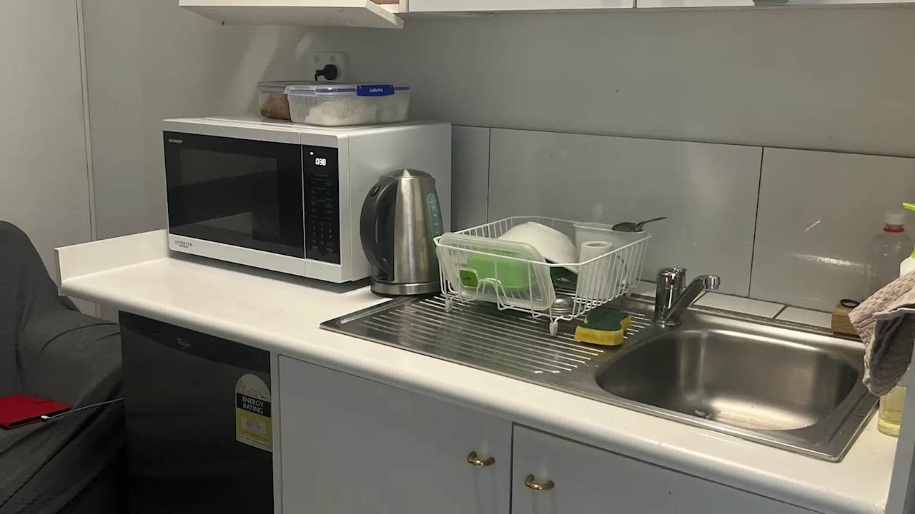 Whole property with 2 rooms for rent