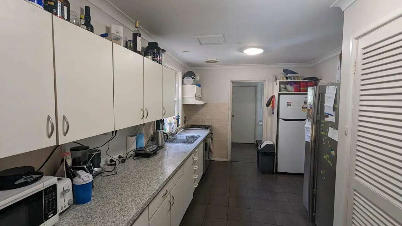 Unfurnished room in a share house