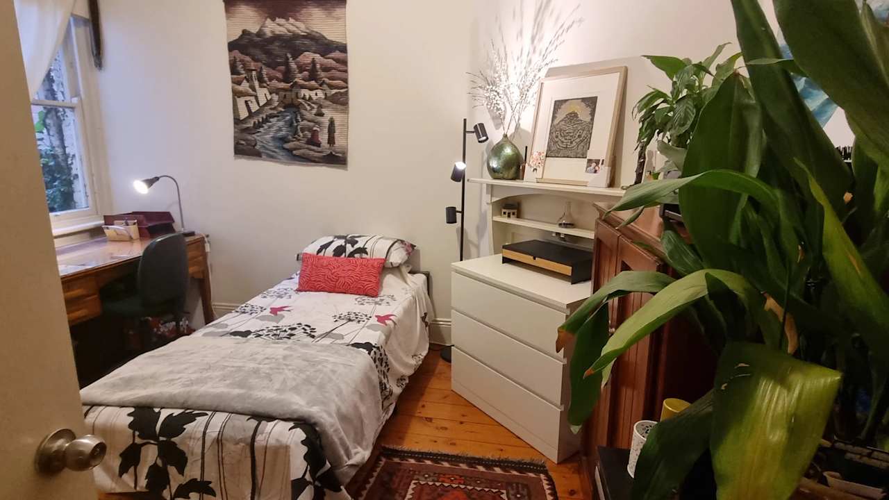 Furnished room in a share house