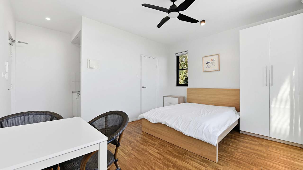 Furnished room studio flat for rent